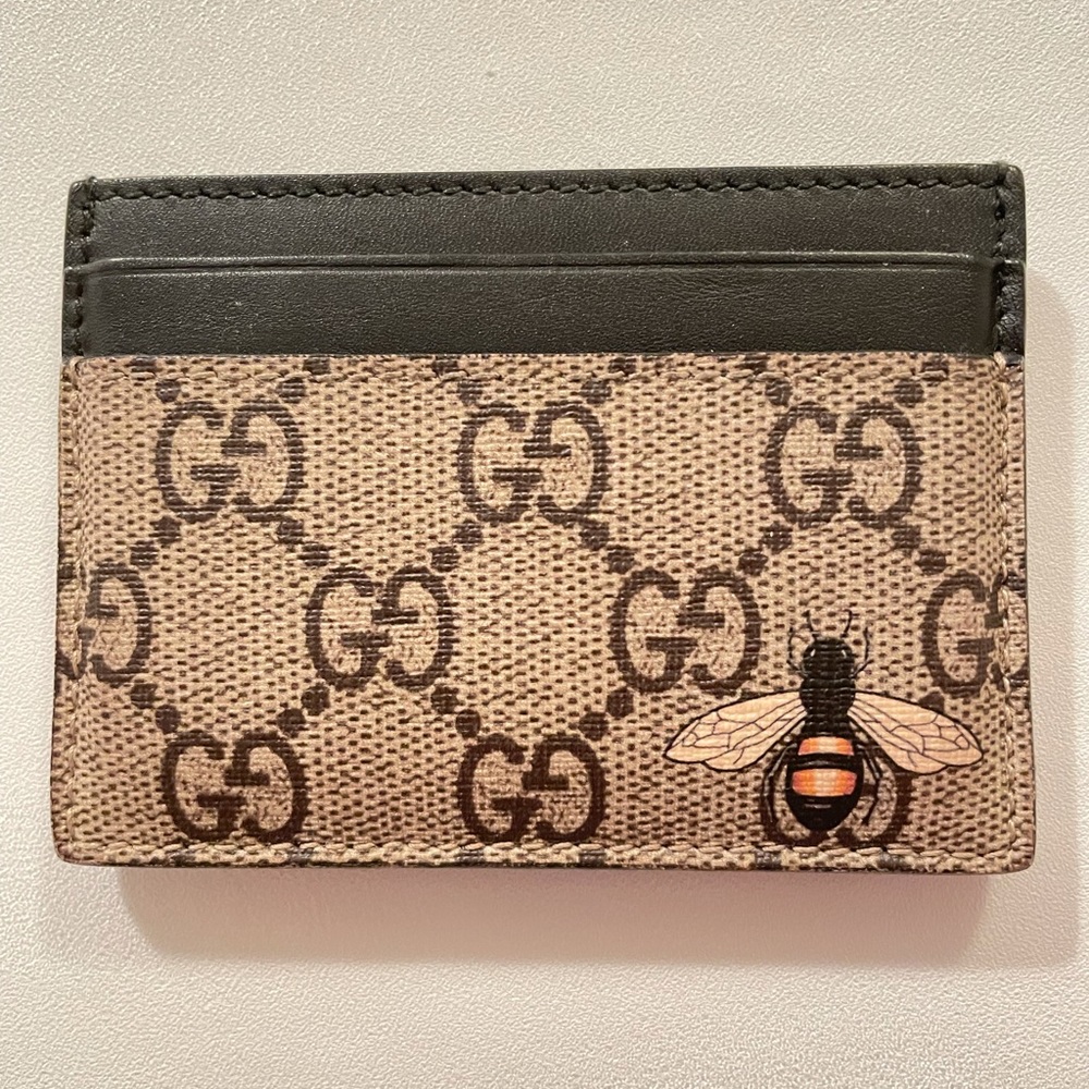 Gucci men’s black bee print GG